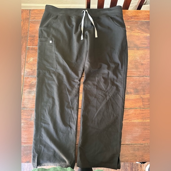 FIGS Technical Collection Kade Cargo Scrub Pants Black XXL Straight-Leg - Picture 2 of 9